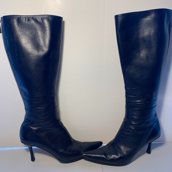 Gucci Knee High Leather High Heel Boot in Black. - Picture 1 of 6